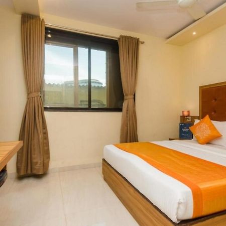 Aster Hotel Near Mumbai Airport エクステリア 写真