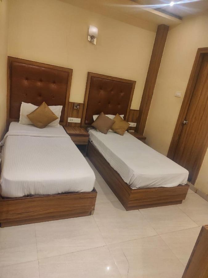 Aster Hotel Near Mumbai Airport エクステリア 写真