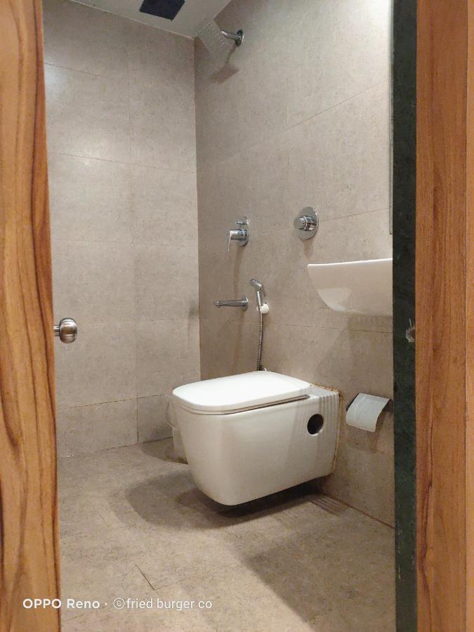 Aster Hotel Near Mumbai Airport エクステリア 写真