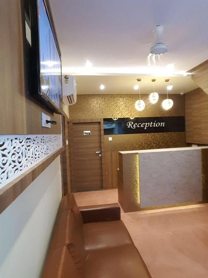 Aster Hotel Near Mumbai Airport エクステリア 写真